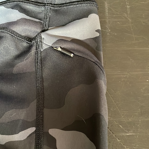 Athleta Camo Contender tight - Picture 2 of 4